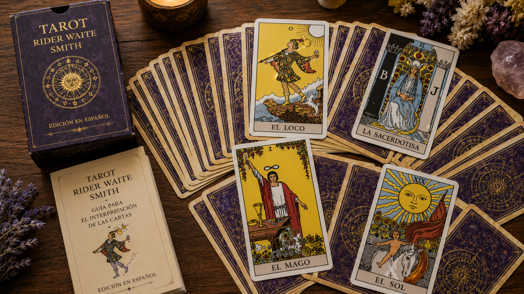 una baraja de tarot sobre un mesa de madera